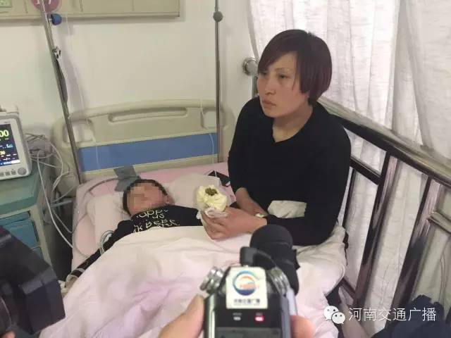 小浩天的母親通過(guò)河南交通廣播向所有幫助他們的人表達(dá)了感謝！