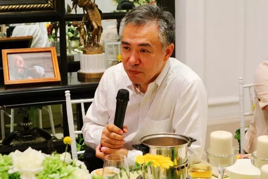 就藝術(shù)品投資收藏、人工智能、基因檢測等話題，劉東曉博士一一做了分析講解。
