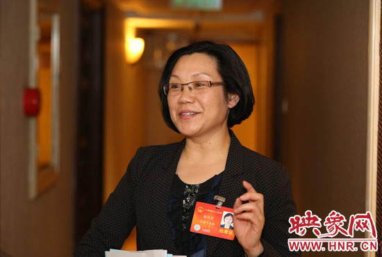全國人大代表、商丘市實(shí)驗(yàn)小學(xué)校長高阿莉做客映象網(wǎng)兩會微視。