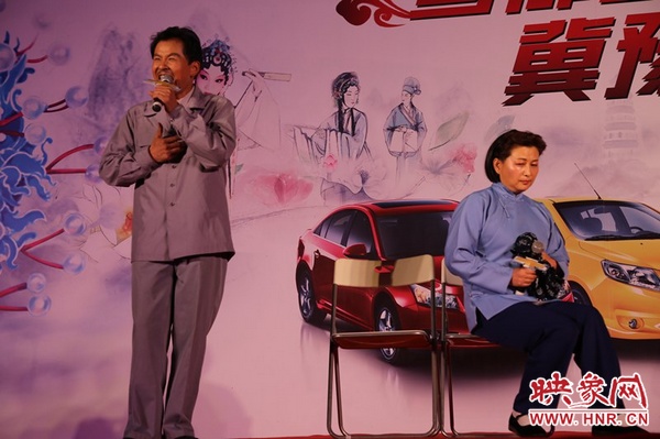 戲曲演員劉海功表演的《月下相會》經(jīng)典生動，詼諧幽默。
