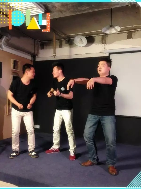能看出這個場景主題是衛(wèi)生紙嗎？我讀書少，你別騙我……