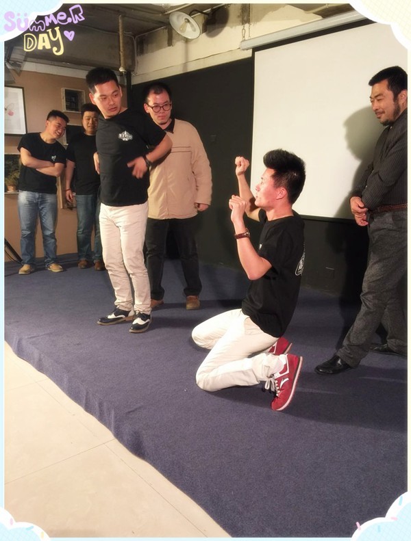 難度增加，連動作都由觀眾設(shè)定~行軍打仗中，路飛是有多怕死？