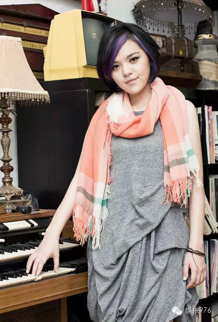 劉思涵，2011年9月發(fā)行首支個人單曲《走在冷風中》。種子音樂簽約藝人。