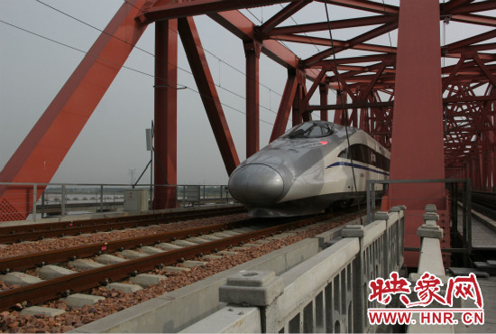 此趟列車為執(zhí)行鄭焦鐵路運(yùn)行試驗(yàn)任務(wù)的DJ55108次動(dòng)檢車。