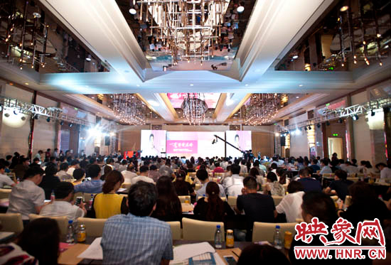 5月28日，一場河南企業(yè)家的盛會(huì)在鄭州舉辦，群象島2015夏季峰會(huì)以奮斗者為本致敬奮斗者。