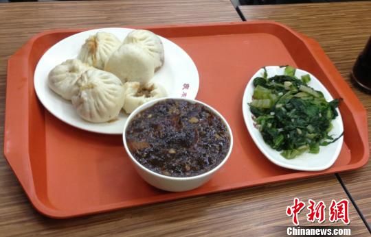 習(xí)近平京城小店排隊(duì)吃包子店員憶現(xiàn)場(chǎng)連稱沒想到