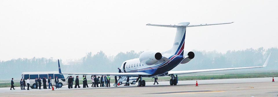 庫克乘專機(jī)抵達(dá)鄭州機(jī)場(chǎng)