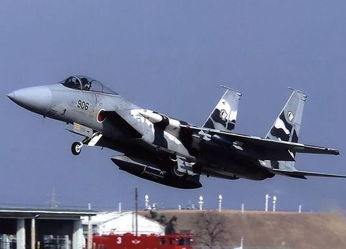 資料圖：日本空軍自衛(wèi)隊F15戰(zhàn)機。