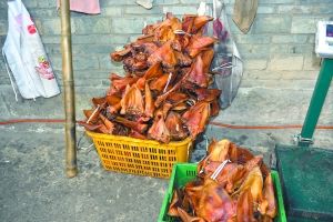 警方現(xiàn)場(chǎng)查獲的Y臘肉。