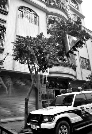 已經(jīng)被免職的陸豐“房爺”違規(guī)私用警車。