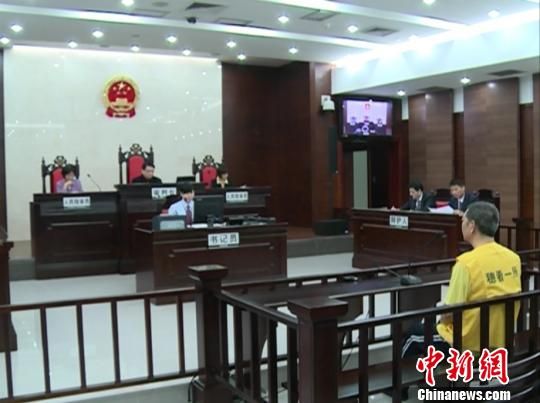 庭審中。 陳啟任 攝