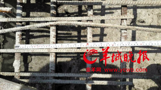 黃建清提供的E出入口鋼筋間距，顯示為15厘米