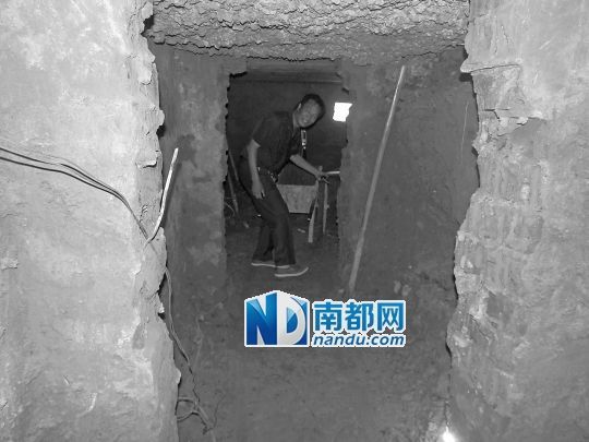 昨日，工人在地宮內(nèi)。CFP圖片