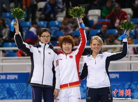 當(dāng)?shù)貢r間2月15日,索契冬奧會短道速滑女子1500米決賽中,中國選手周洋奪得冠軍,成功衛(wèi)冕。