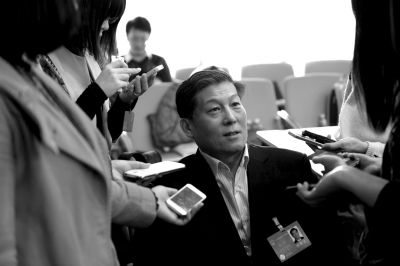 昨天，北京市高院院長(zhǎng)慕平接受媒體采訪。京華時(shí)報(bào)記者張斌攝