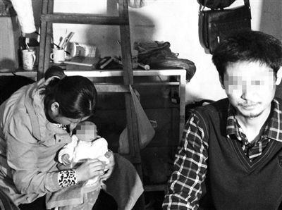劉釗夫婦試圖將孩子送到“嬰兒安全島”未果，當(dāng)天下午，廣州宣布暫停試點