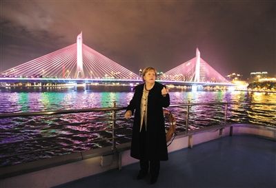 2012年2月3日，德國(guó)總理默克爾夜游廣州。