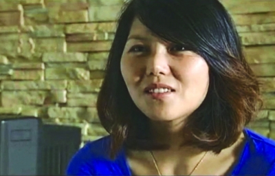 靳冰發(fā)現(xiàn)自己和杜家女兒長得很像。