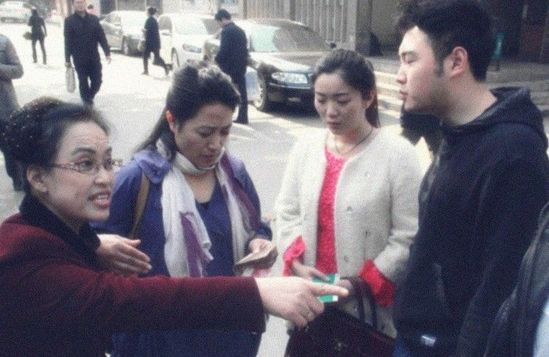 丈母娘從小張的存折中取了20000元，鑒定存折真假