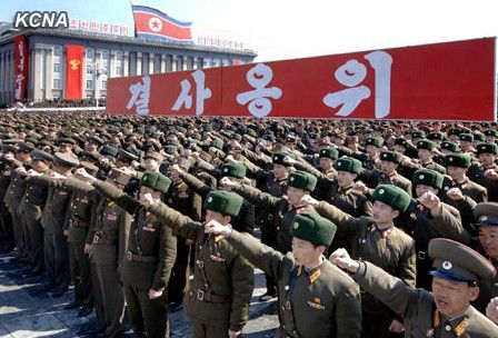29日，平壤金日成廣場(chǎng)舉行軍民大會(huì)，對(duì)朝鮮人民軍最高司令部聲明表示支持。