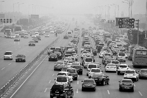 回程車量激增，中州大道車流量大。