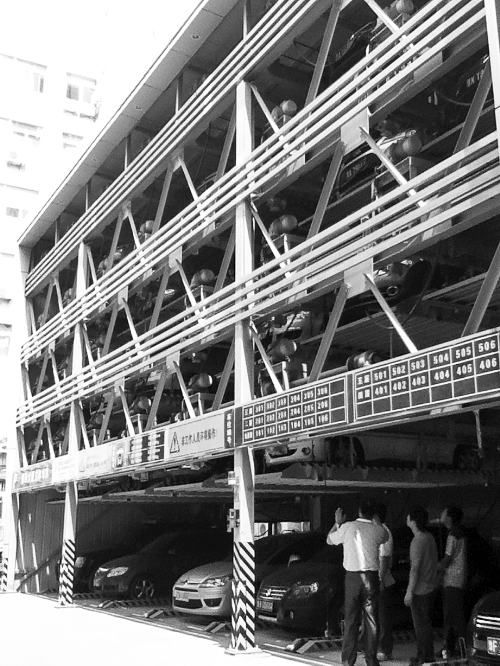 　鄭州新建的28座立體車庫，多數(shù)沒有規(guī)劃許可證