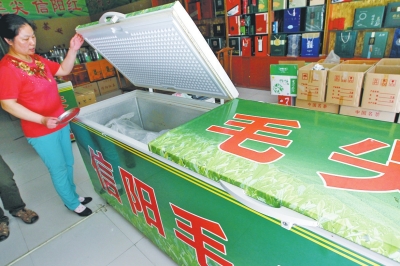 鄭州北茶城突遭斷電 商戶(hù)幾十萬(wàn)斤茶葉面臨發(fā)霉危險(xiǎn)