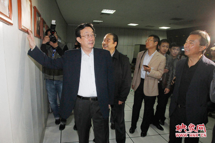 河南省委書記、省人大常委會(huì)主任郭庚茂視察河南人民廣播電臺(tái) 映象網(wǎng)記者邵恰 段晉哲/攝