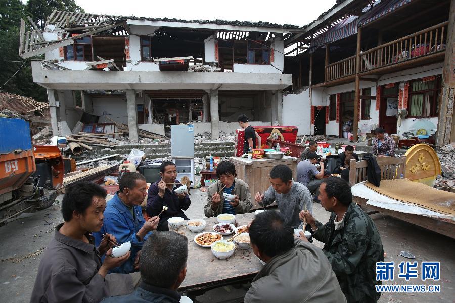 直擊震區(qū)：生活，依然在繼續(xù)