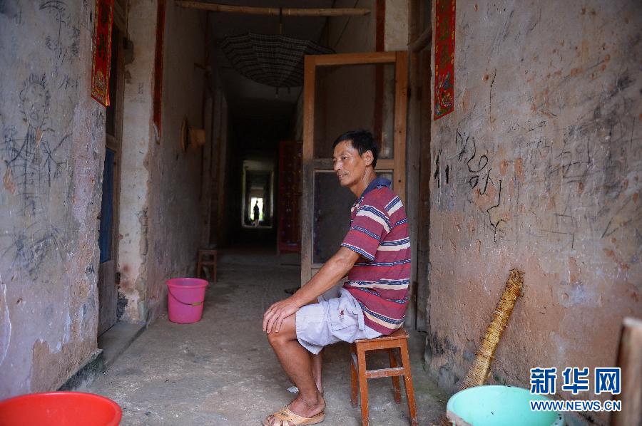 農(nóng)場棚戶區(qū)的最后留守家庭：留下的是回憶，迎來的是幸福