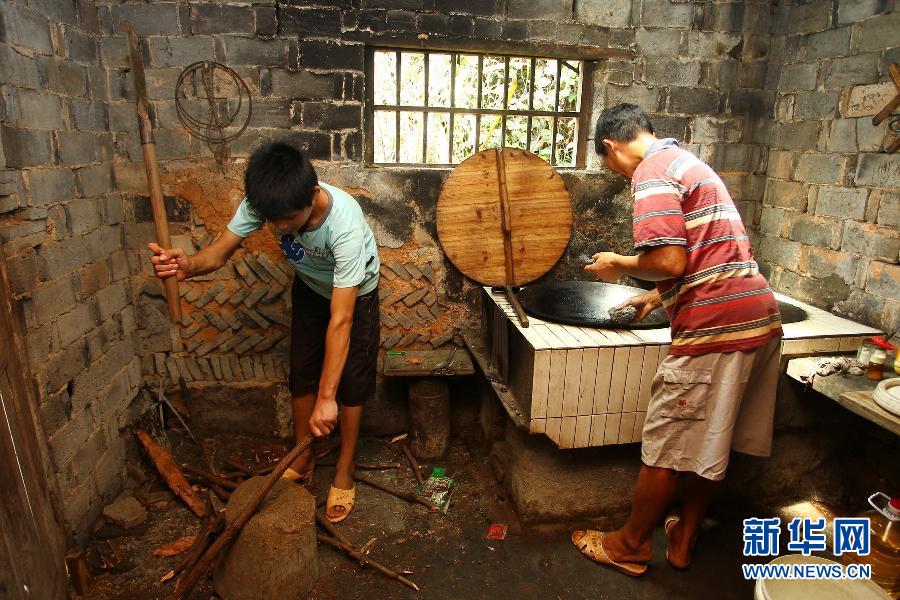 農(nóng)場棚戶區(qū)的最后留守家庭：留下的是回憶，迎來的是幸福