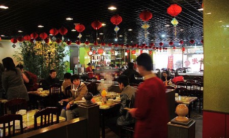 來(lái)到四川,不吃火鍋就對(duì)不起這片火辣辣的土地。