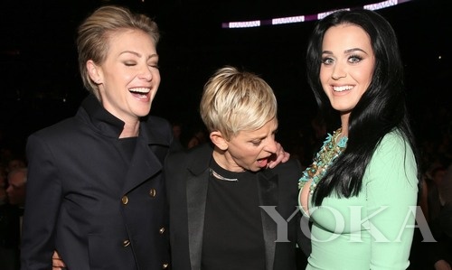 艾倫·德杰尼勒斯(Ellen DeGeneres)同志請(qǐng)注意你的節(jié)操，你老婆還在旁邊看著呢