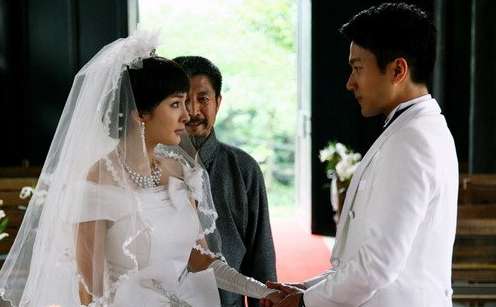 楊冪劉愷威婚紗造型。