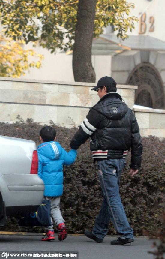2015年1月馬景濤接小兒子放學回虹梅路公寓