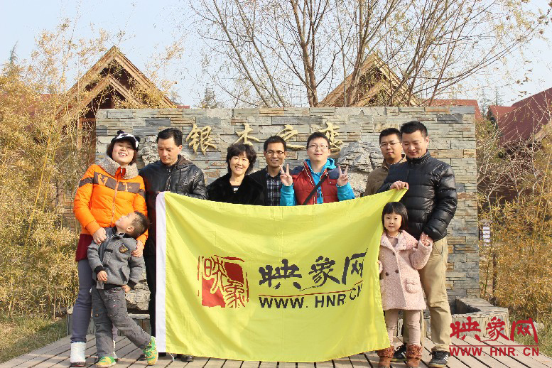 來張小合影，好多朋友都在其他地方玩，已經(jīng)嗨的叫不回來……