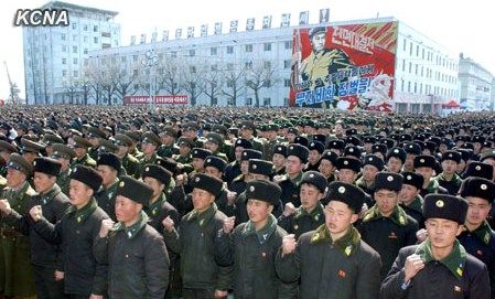 朝鮮黃海北道、咸鏡南道和南浦市11日舉行軍民大會，支持朝鮮人民軍最高司令部發(fā)言人聲明。