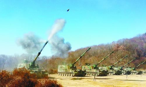 延坪島炮擊事件3周年之際，朝韓間口水仗不斷。圖為韓軍21日舉行應對挑釁訓練。