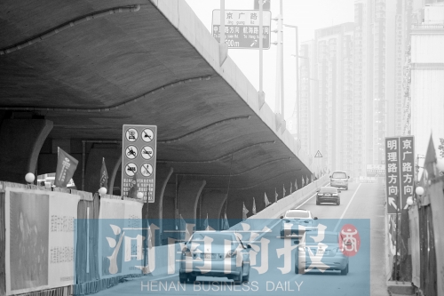 隴海路高架大學(xué)路南側(cè)西向東上橋匝道，后天就要封閉了