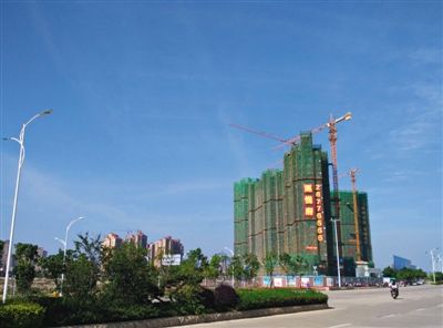 泉州東海片區(qū)海悅府地產(chǎn)項(xiàng)目。該項(xiàng)目開發(fā)公司董事蔡俊偉于春節(jié)前被帶走調(diào)查。