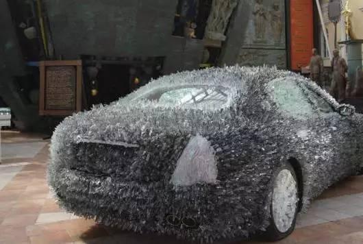 驚！車(chē)主用玻璃渣改裝瑪莎拉蒂