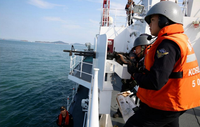 韓海警用機關(guān)槍射擊中國漁船 發(fā)射600多發(fā)子彈