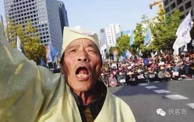 停不下來！這是韓國(guó)人民送給樸總統(tǒng)的《下臺(tái)歌》