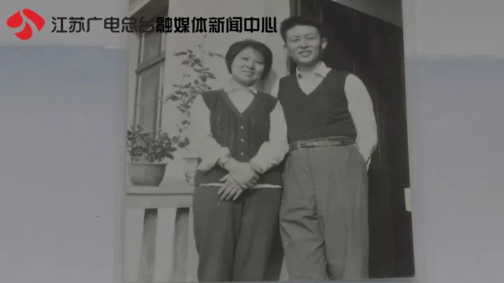 老太秀恩愛(ài)！網(wǎng)友被一封跨越60年的情書(shū)甜哭了