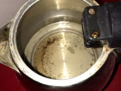 太惡心！女游客竟用酒店燒水壺煮自己的臟內(nèi)褲