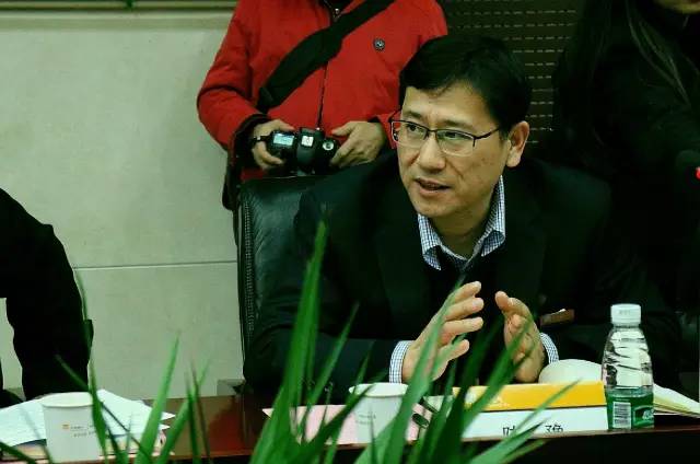 互動結(jié)束后華潤燃氣的陳豫總也對各位達人們提出的問題一一作出解答，可是讓大家伙兒們相當滿意呢！