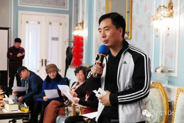 星星裝飾公司董事長、詩人 孔令偉