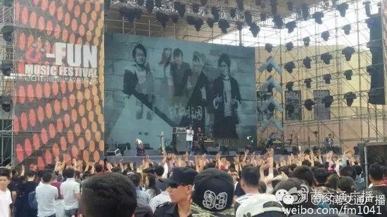 河南交通廣播主持人佳音、彎彎、朱浩都登上了優(yōu)放舞臺，優(yōu)放，交廣在這里！