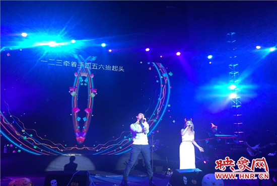 丁當(dāng)現(xiàn)場(chǎng)分享了她的代表曲目，《猜不透》全場(chǎng)大合唱，歌手嚴(yán)爵充分展現(xiàn)創(chuàng)作型歌手的特點(diǎn)。