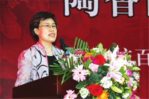 洛陽(yáng)市委常委、組織部部長(zhǎng)，洛陽(yáng)市關(guān)心下一代工作委員會(huì)主任陳向平致辭